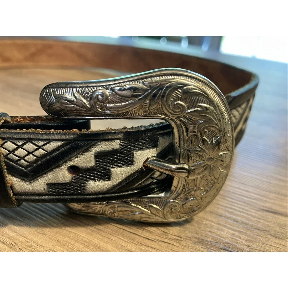 Chambers Womens Black Embossed Leather Western Belt Silver Buckle Set WF555 32